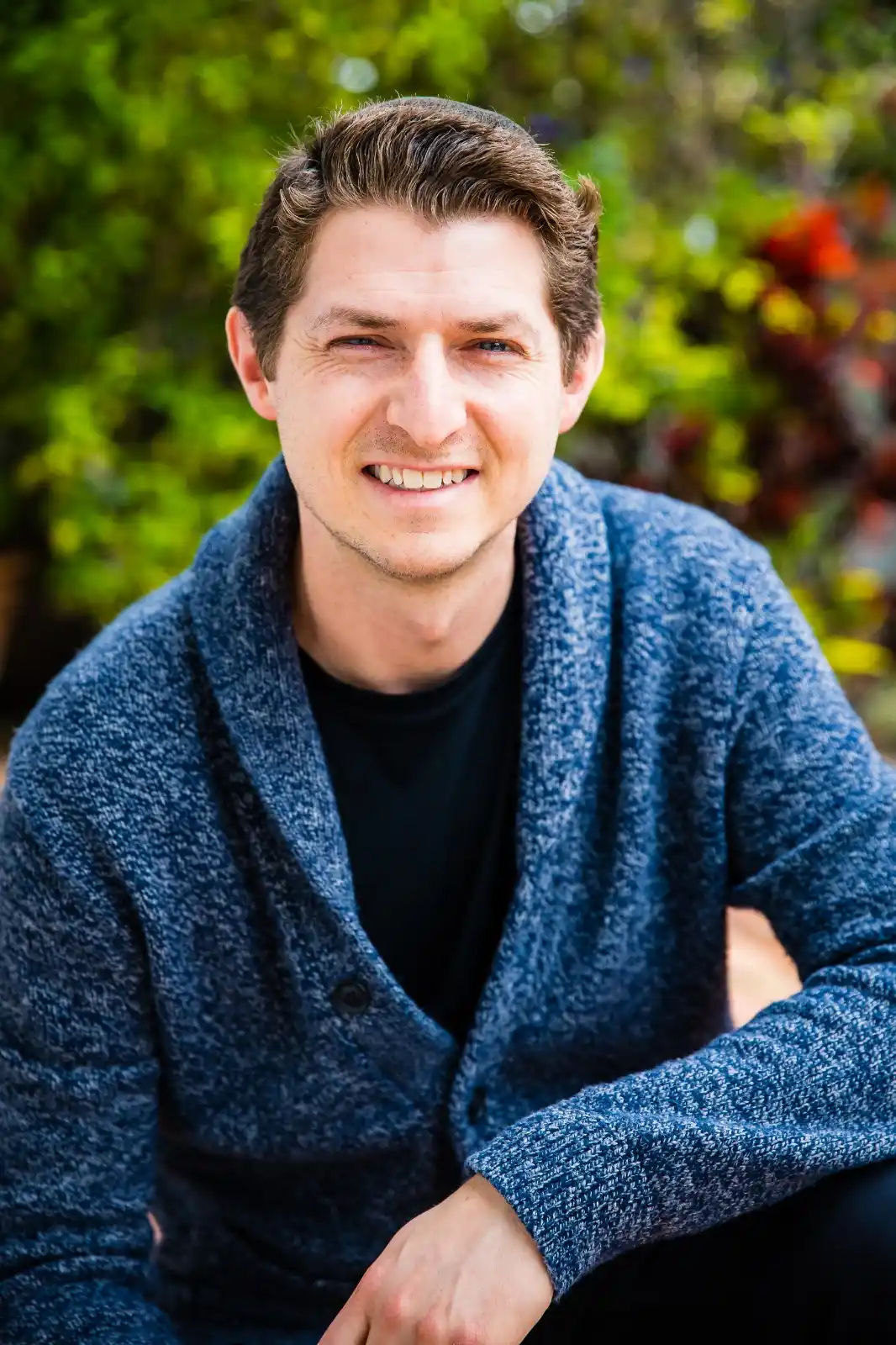 Dr. Avi Gordon